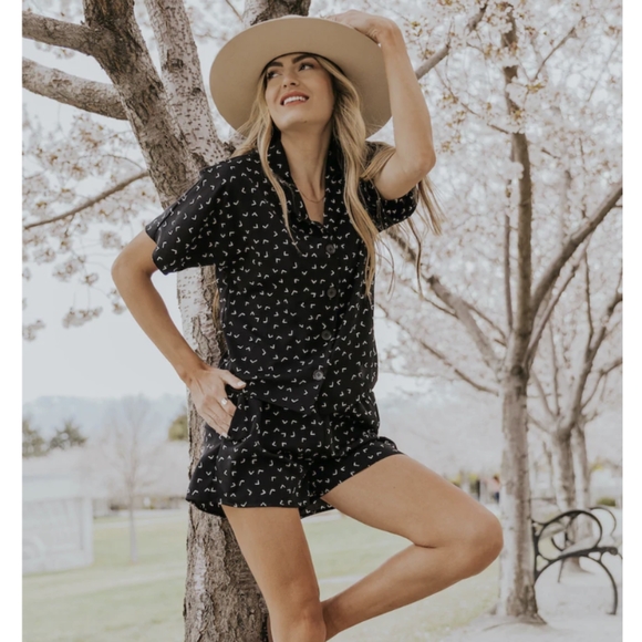 Roolee Button-up Black & White Blouse - New with Tags - Picture 6 of 6
